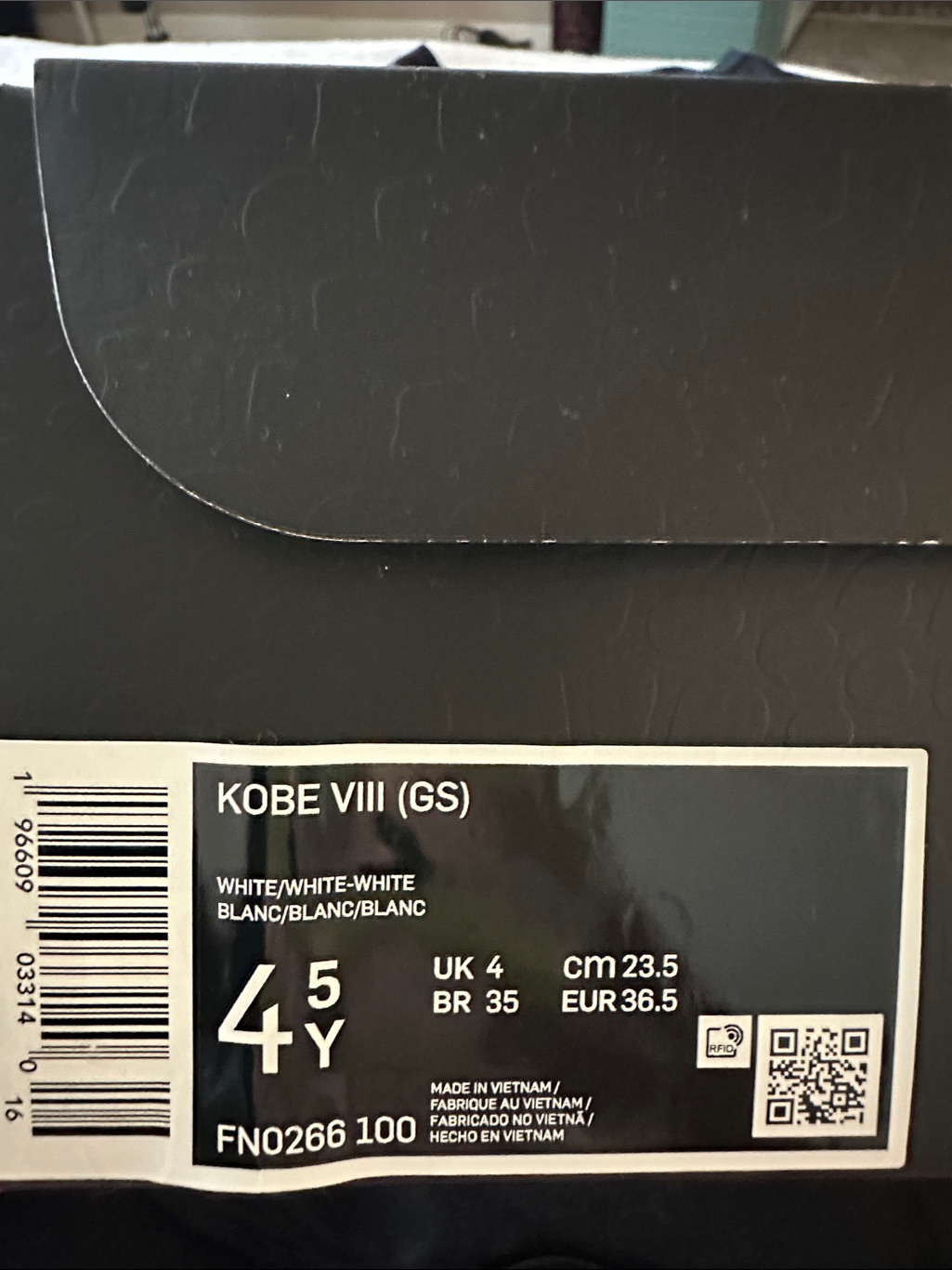 Gs Kobe 8 Halo Sneakers Gs Kobe 8 Halo Sneakers